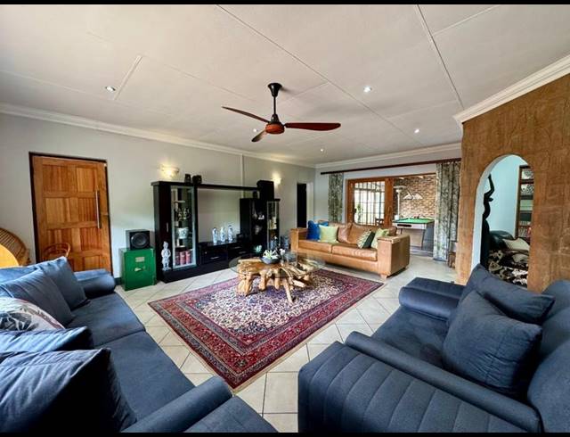6 BEDROOM HOUSE FOR SALE IN CLAYVILLE